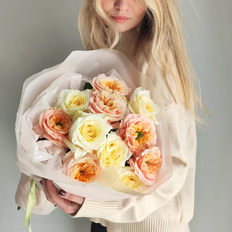 Букет из пионовидных роз  1